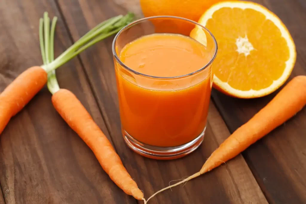 Descubra 7 motivos para você consumir o suco de laranja com cenoura, como fazer esse receita para que serve e os benefícios do suco de cenoura com laranja.