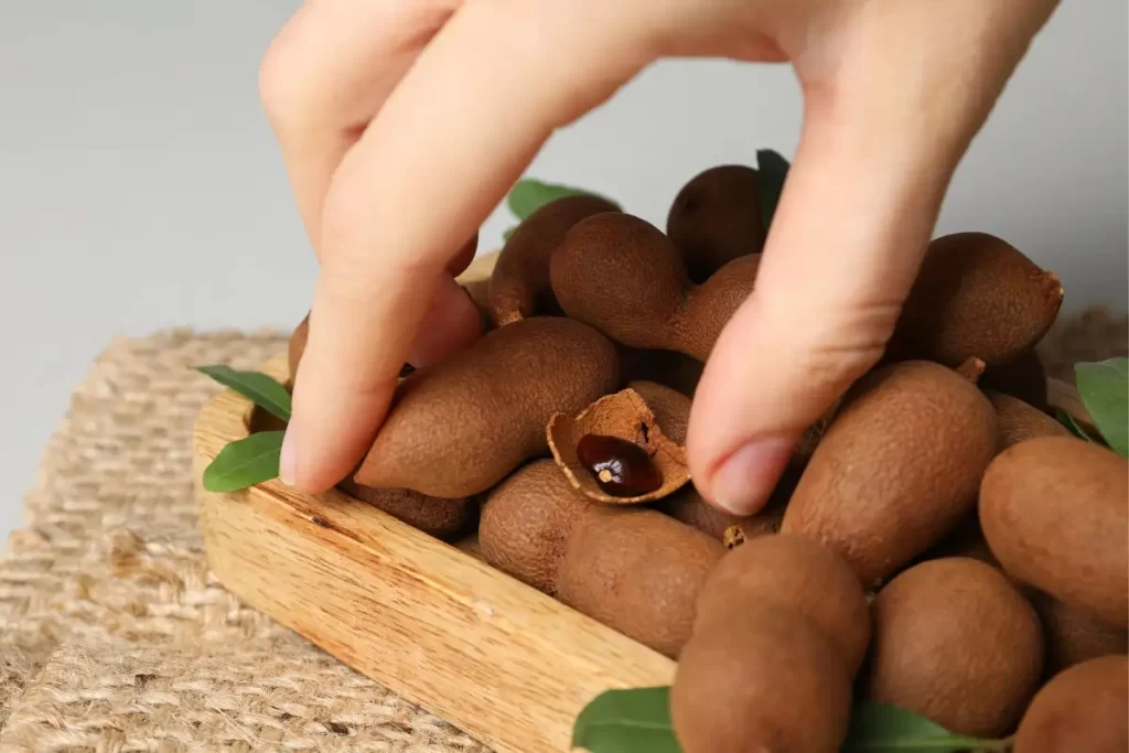 Aprenda sobre a origem do suco de tamarindo, os benefícios para a saúde e descubra como como fazer um delicioso suco de tamarindo.