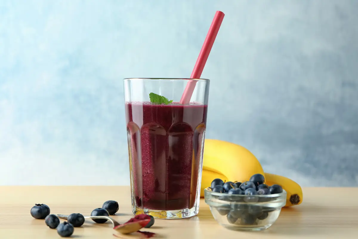 Descubra os benefícios da vitamina de açaí, uma bebida saudável e deliciosa que combina açaí, frutas e outros ingredientes nutritivos. Aprenda a fazer uma receita básica e aproveite todos os benefícios dessa poderosa fonte de energia e nutrição.