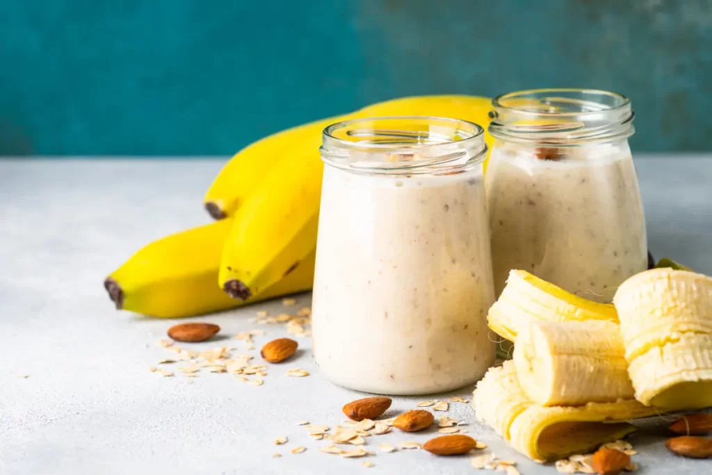 Descubra os benefícios da vitamina de banana com aveia, aprenda a fazer deliciosas receitas e conheça curiosidades sobre esses ingredientes incríveis para a saúde.