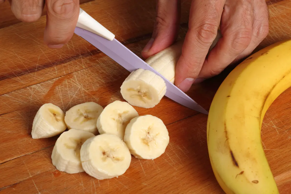 Descubra os benefícios da vitamina de banana com aveia, aprenda a fazer deliciosas receitas e conheça curiosidades sobre esses ingredientes incríveis para a saúde.