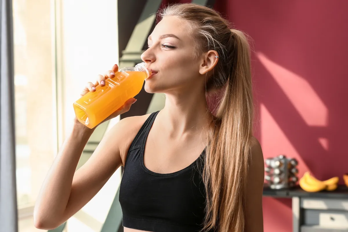 Conheça os benefícios do suco de mamão para a saúde, aprenda como fazer deliciosas receitas e descubra curiosidades sobre essa fruta tropical.