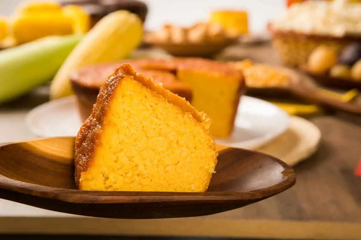 Aprenda a fazer um bolo de milho de latinha, uma receita prática e deliciosa. Com poucos ingredientes e preparo rápido, você vai se apaixonar pela textura macia, sabor autêntico e aroma irresistível desse bolo. Descubra também os valores nutricionais e os benefícios do milho, como fibras, vitaminas e antioxidantes.