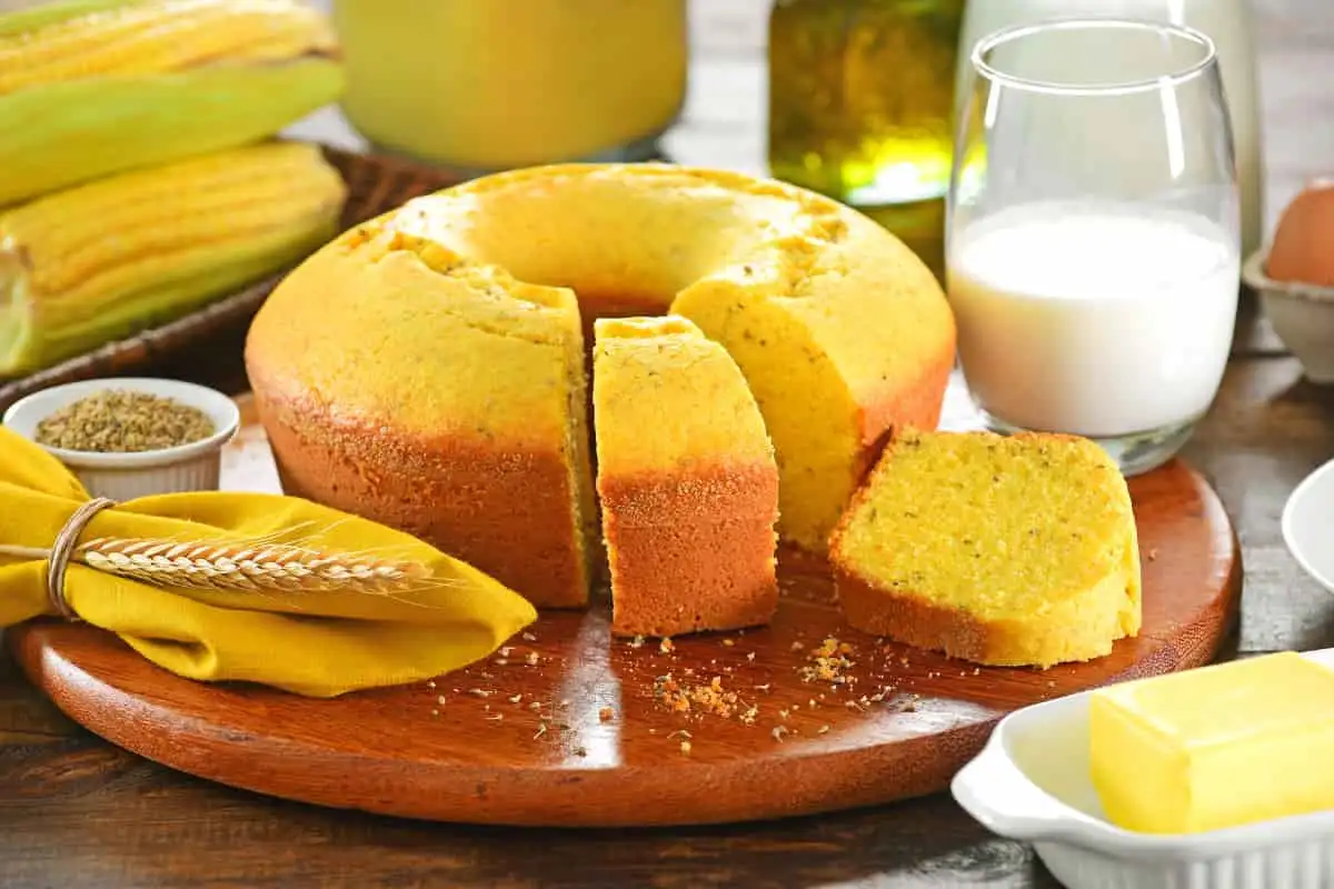 Aprenda a fazer um bolo de milho de latinha, uma receita prática e deliciosa. Com poucos ingredientes e preparo rápido, você vai se apaixonar pela textura macia, sabor autêntico e aroma irresistível desse bolo. Descubra também os valores nutricionais e os benefícios do milho, como fibras, vitaminas e antioxidantes.