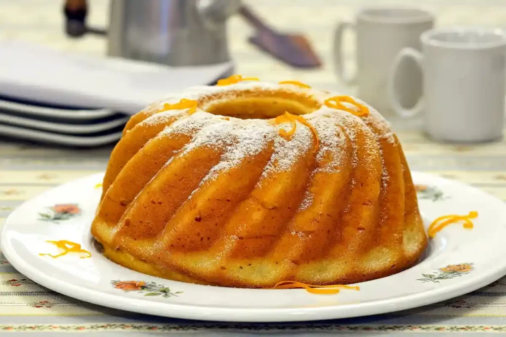 Descubra os 8 erros comuns que impedem o seu bolo de cenoura de ficar fofinho e aprenda como evitá-los para garantir um bolo perfeito. Siga a receita completa do bolo de cenoura fofinho que deixará o seu bolo de cenoura irresistível e macio, tornando-o o melhor que você já fez. Além disso, conheça o valor nutricional deste clássico da culinária brasileira