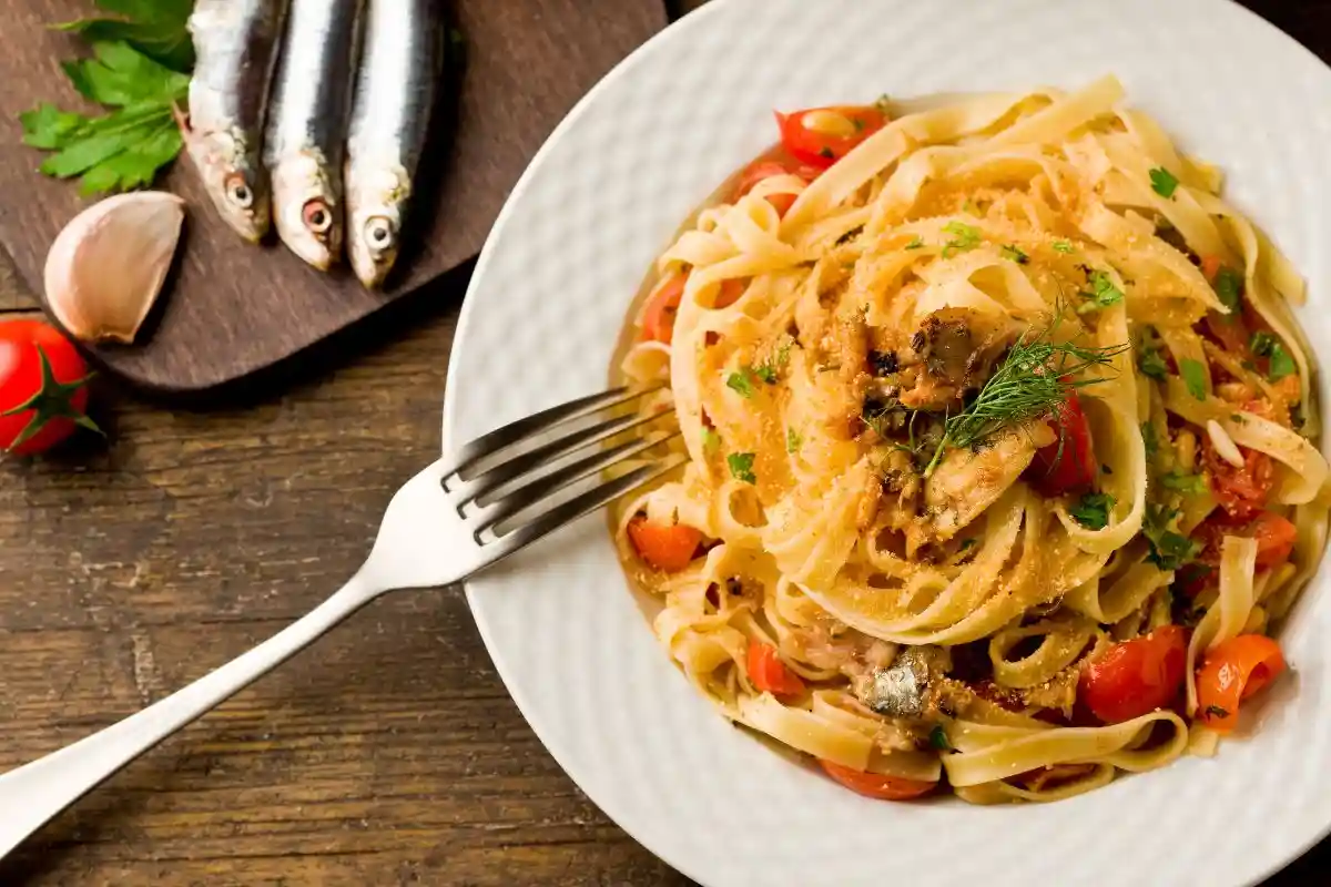 Aprenda a preparar o delicioso macarrão com sardinha, utilizando o molho mais famoso e truques que vão elevar sua receita a outro nível. Descubra os benefícios e o valor nutricional desse prato, além de sugestões de acompanhamentos que tornarão a refeição ainda mais irresistível.