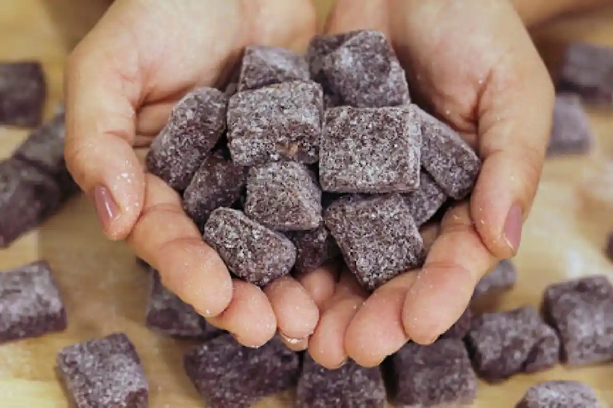 Aprenda como fazer o autêntico doce de banana de cortar, com dicas valiosas para acertar o ponto e deixar a textura perfeita. Uma receita tradicional, simples e cheia de sabor