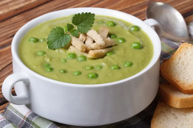 Caldo de ervilha com calabresa: a receita perfeita para dias frios