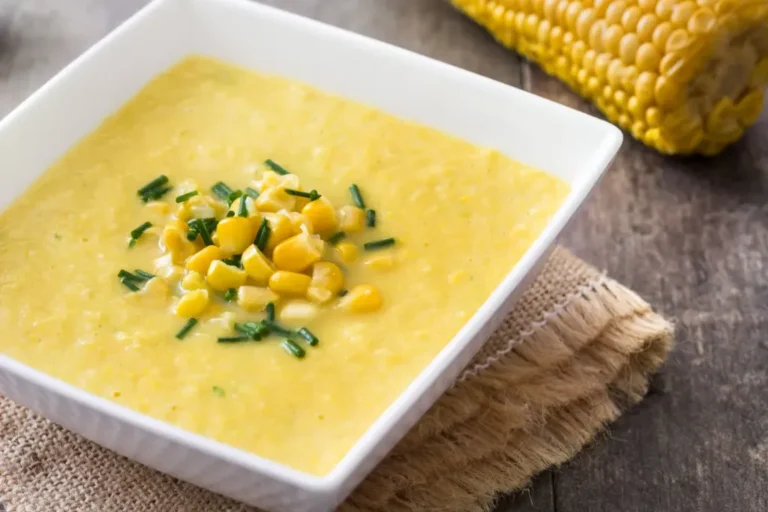 Receita de caldo de milho verde: um clássico mineiro para dias frios