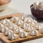 Aprenda **como fazer suspiro caseiro** sequinho e crocante, com dicas para acertar o ponto das claras e preparar um doce que derrete na boca.